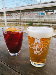 Cafe & Wine bar O-de-Pa-ru - 手工啤酒恐龍的淡色艾爾與自家製桑格利亞