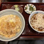 Maru yoshi - カツ丼と冷たい蕎麦¥900！CP最強！