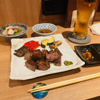 卓 - 秋田県産かぶりサイコロステーキ