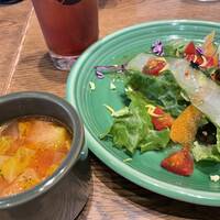 Tavernetta Salvatore 仙台 - ランチにはミニサラダ（結構大きい）とスープつき。