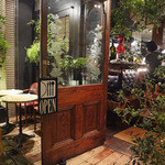 ALMA - 木とガラスと植物・・