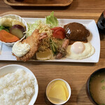 Torimu - トリムランチ
                      ハンバーグ・エビフライ・ウインナー・目玉焼き・ドリンク　1500円
