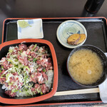 さくら亭 - 葱とカイワレたっぷりで　食感がよろしい