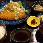 いち源 - ぎょうざとんかつ 840円