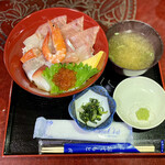 海鮮の泉 - 海鮮丼（上）