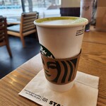 STARBUCKS COFFEE - G抹茶ティーラテ(540円)です。