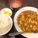 Chuukabaru Wahei - 麻婆豆腐定食 ¥750  いつも日替わりランチに入っていて、気になっていた麻婆豆腐。見た目はマイルドそうですが、食べると唐辛子と花山椒がしっかりきいています。