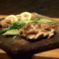 大山鶏 鉄板２種焼き 山椒とレモン挟み焼き