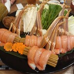 Yokosuka Koura Honten - 鍋のカニは1人3本