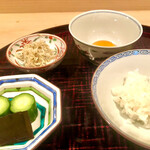 多仁本 - 一杯目はTKGと雑魚で