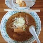 ラーメン大学 - みそバターラーメンと、おでん(玉子)