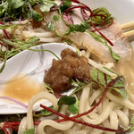 塩そば まえだ - 絶品背脂