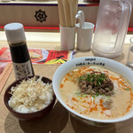 創業麺類元年 坂本龍馬が愛したラーメン食堂 - 