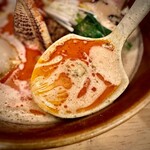 担々麺 麺山椒 - 濃厚な胡麻とスパイスが効いたスープ