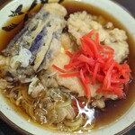 Soba Yoshi - 天ぷらと紅生姜がとても良く合います　もっと入れれば良かった