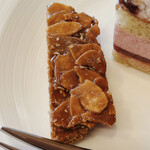 ガトー・ド・ボワ - 試食のアーモンドクッキー！ヾ(*>∀︎<)ﾉﾞ