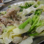もつ幸 - 肉鍋(一人前)900円