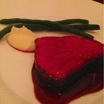 黒毛和牛"クリ"のレアステーキ