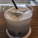 カフェ ヒップ カルイザワ - 黒ごまラテ 600円