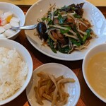 龍園 - 豚レバーとニラの醤油味炒めランチ