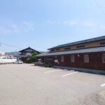 マルヤ飯店 - 店舗外観、駐車場
