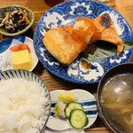 食堂かど。 - 脂たっぷりただし骨はたくさんあるので要注意