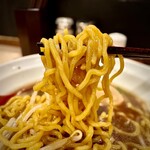 拉麺大公 - ウェーブのある旨い太麺