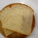 エムサイズ - 鷹番という名の食パン　ズッシリです