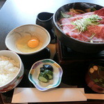 黒毛和牛すき焼き定食1575円