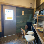 スパイスカレー クミン - 店内もスタイリッシュ