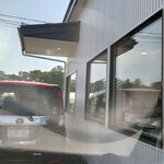 Cafe LAube - 店舗と先客の車