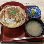松月 - カツ丼850円