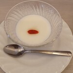 梅山飯店 - 杏仁豆腐