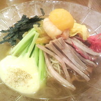 神楽坂 龍公亭 - 特製冷麺(1,400円)