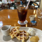 coffee綵 - 料理写真:ワッフルとアイスコーヒー