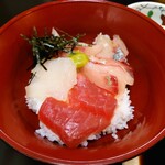 内蔵助 - 令和5年5月 ランチタイム
海鮮丼(みそ汁、冷奴付) 780円