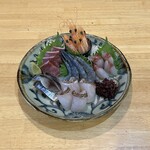 Assorted sashimi