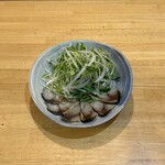 Oden To Gyosai Marushin - 燻製金華サバ薬味サラダ