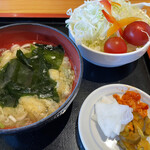 おらんち食堂 - 味噌汁と漬物は無料