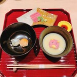 懐石 山よし - 手毬寿司(サヨリ、赤貝)