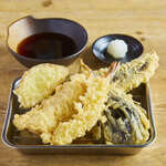 Assortment of 5 types of tempura with Tempura batter