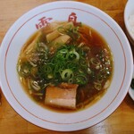 霧島 - 令和5年5月 ランチタイム
            ラーメンランチ 500円
            中華そば、ライス、漬けもの