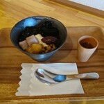 Good News Cafe - 料理写真:台湾豆花・シロップ・専用スプーン