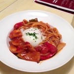 秘伝のナポリタン半熟卵のせ990円