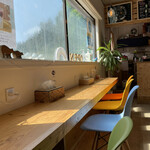 Okinawa Zakka Ichi Bawato Wato Kafe - 席はカウンターのみです。