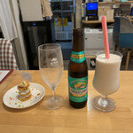 サッカバッカ - 1人でノンアルとバナナジュースを飲む。