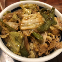 日本橋　本陣房 - 本日のまかない丼は、回鍋肉丼