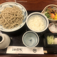 日本橋　本陣房 - まかない丼セット、本日のまかない丼は海鮮爆弾丼