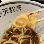 手作りうどん 天粉盛 - 海老天は衣が剥がれる事なく　サクサクの衣