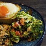 鶏挽き肉とバジルのガパオライス～フライドエッグ添え～